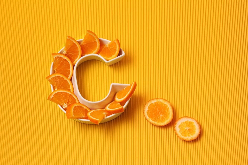 La vitamine C pour la santé de la peau et des cheveux et pour la perte des poids