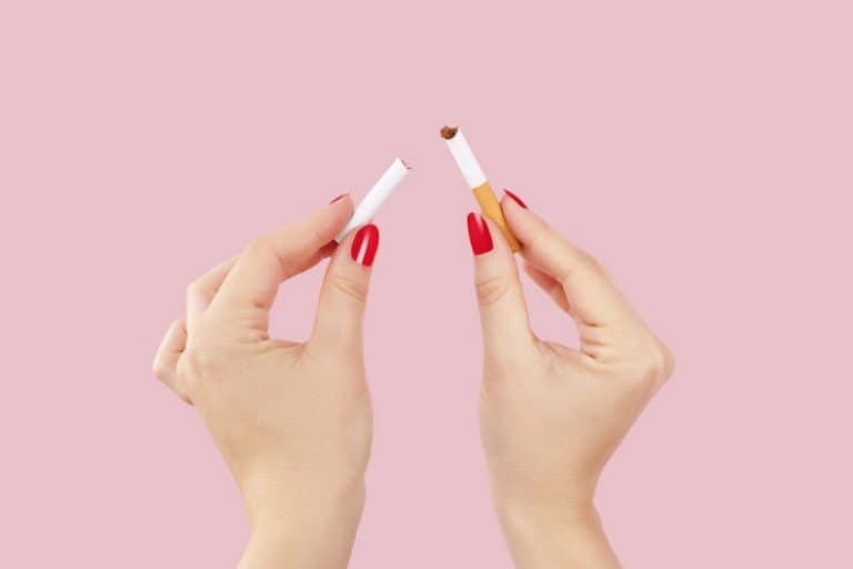 Arrêt du tabac : la cigarette électronique limite-t-elle les risques de prendre du poids ?