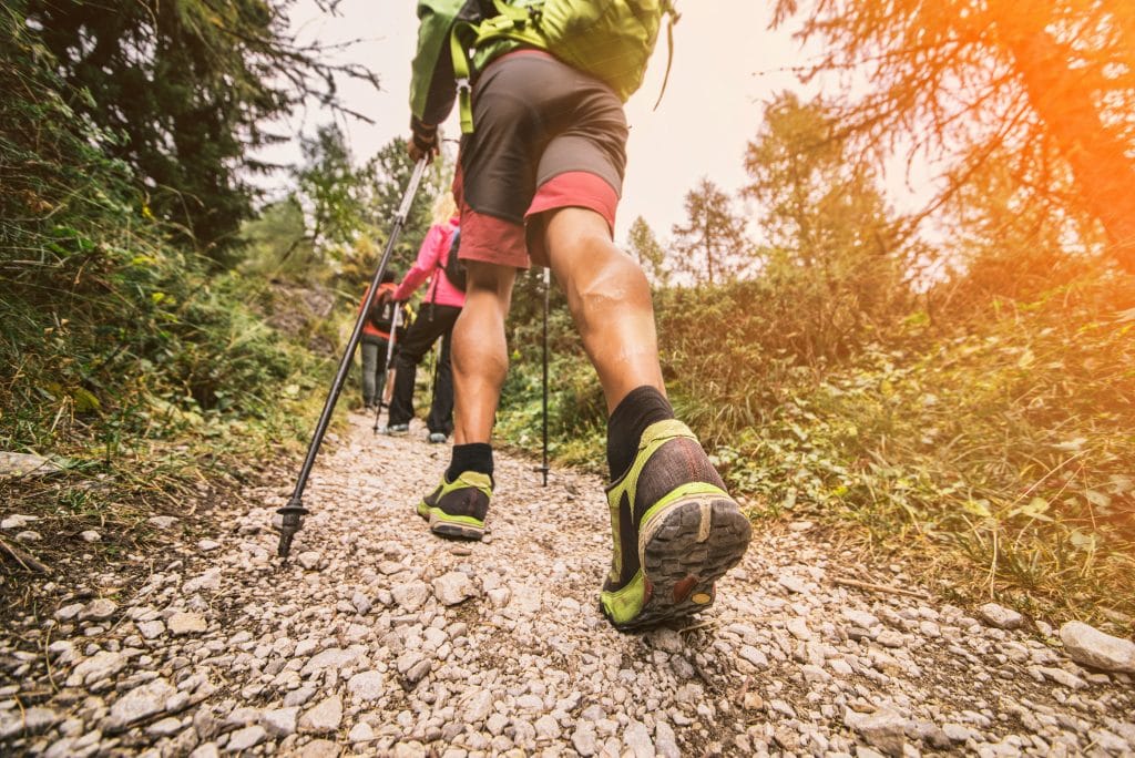 Comment soulager les douleurs aux genoux en randonnée ?