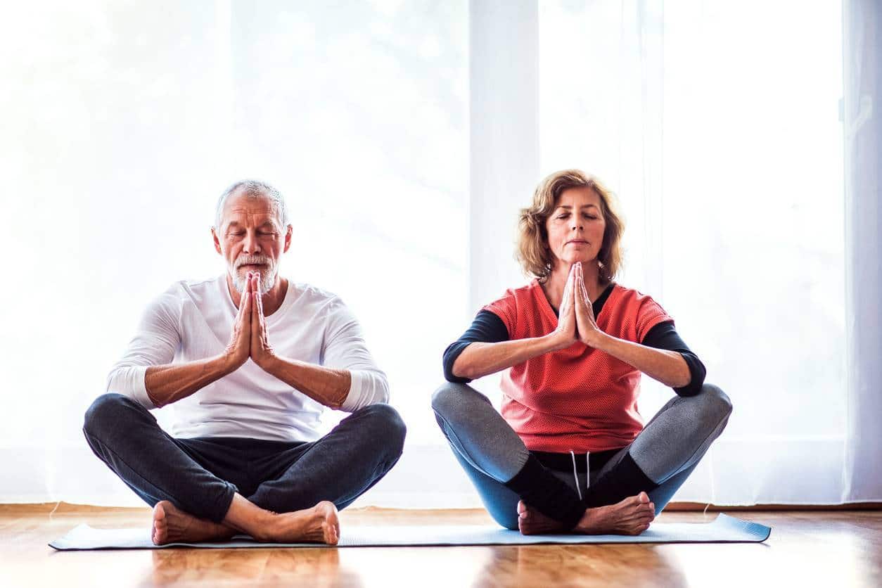 Le yoga, une bonne activité pour les seniors