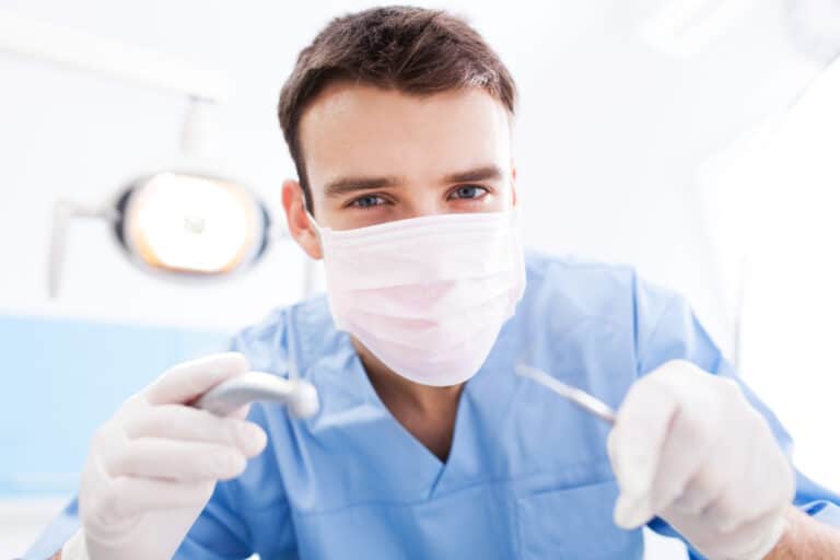 Parodontologie à Paris : quels sont les traitements ?