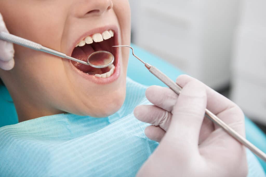 Quels sont les traitements de parodontologie à faire à Paris ?