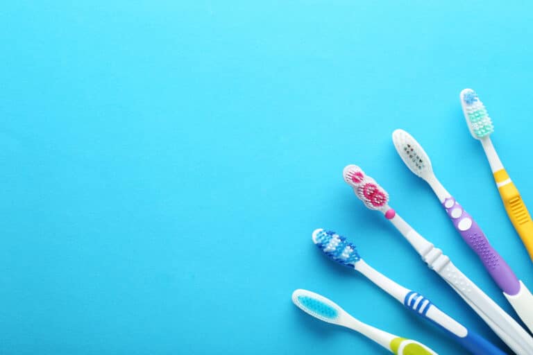Quelle brosse à dent choisir quand on porte un appareil dentaire ?