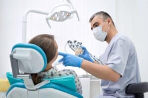 Choisir son dentiste en fonction des soins dentaires recherchés