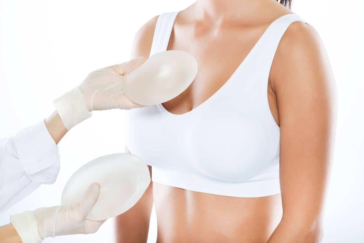 implant mammaire chirugie esthétique
