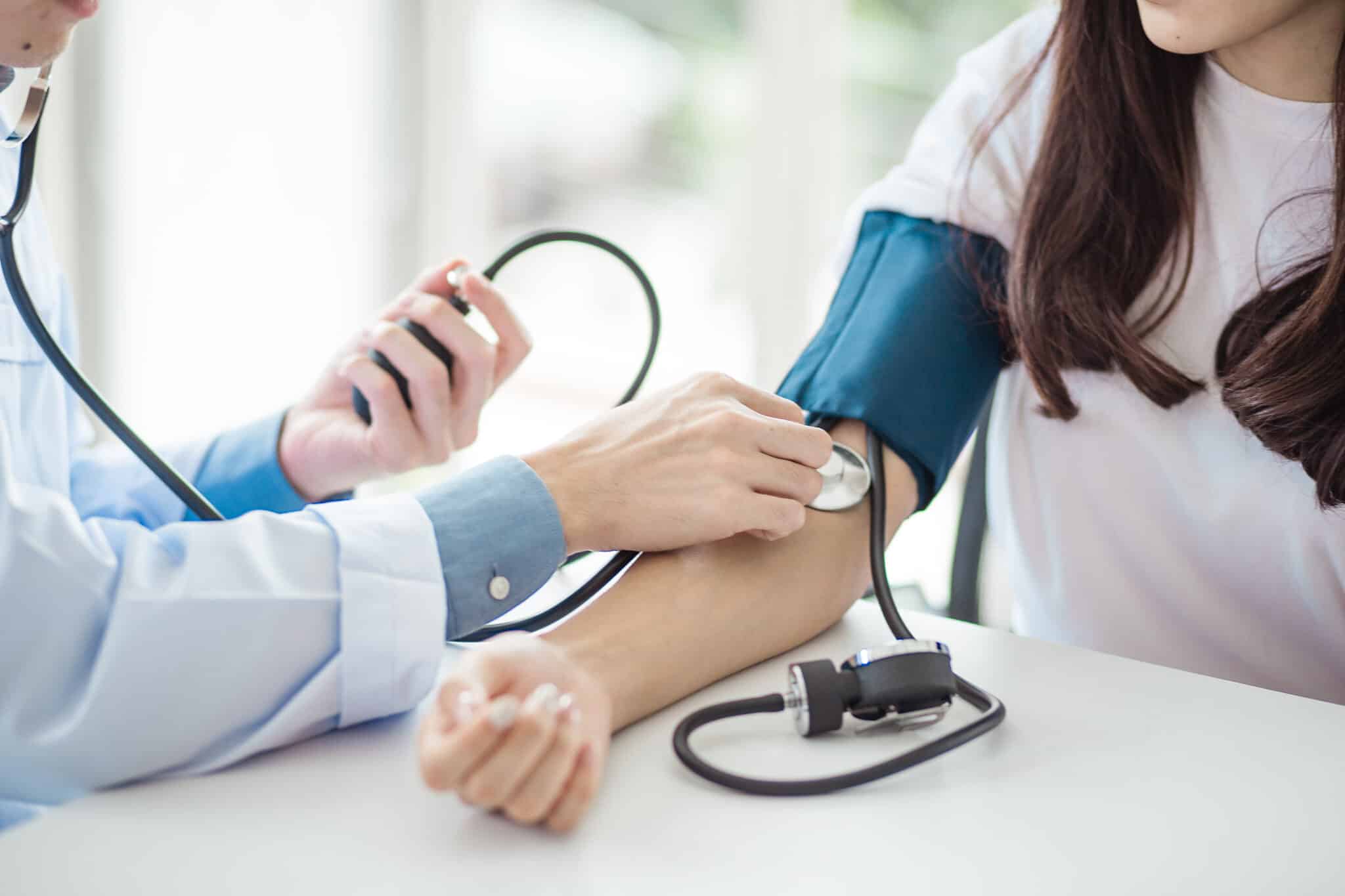 Quelles sont les causes de l'hypertension artérielle ?